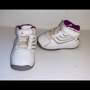 Girls Nike Jordan shoes size 6c
